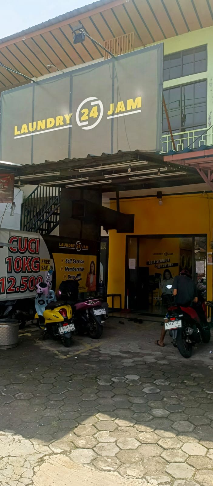 Outlet Petukangan Baru